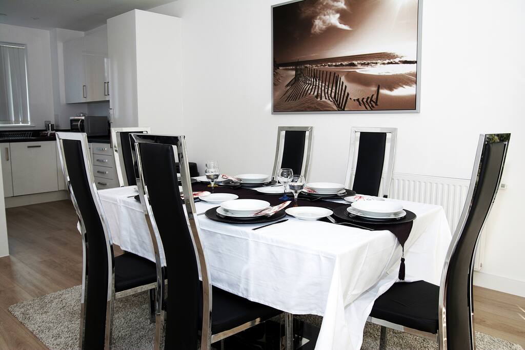 LOVELY FURNISHED KITCHEN ROOM