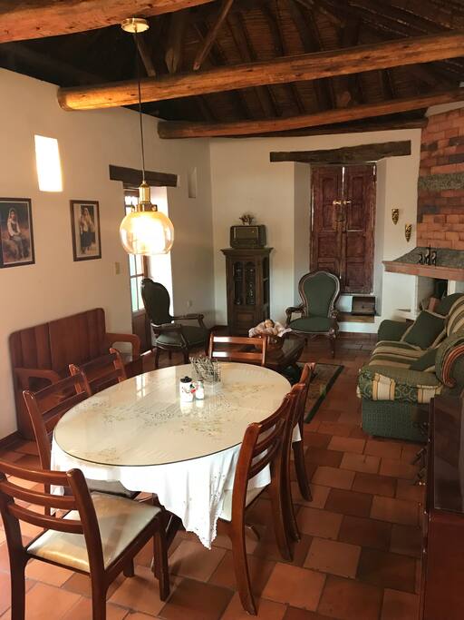 Sala comedor, chimenea