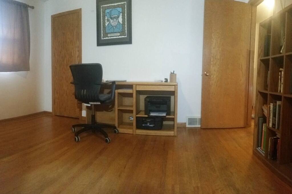 Office or third bedroom with air mattress.