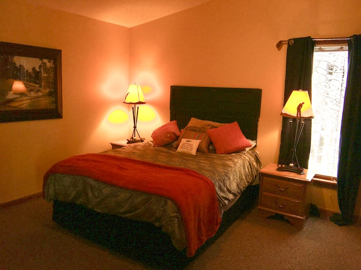 Გოლფის ოთახი (საწოლი 152 × 203 სმ)