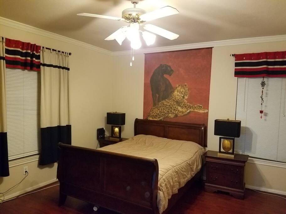 Queen size bed room