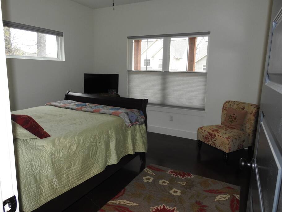Guest bedroom