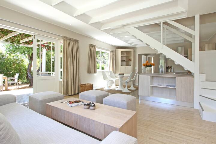 Beautiful spacious cottage in upper Zwaanswyk gallery image 3