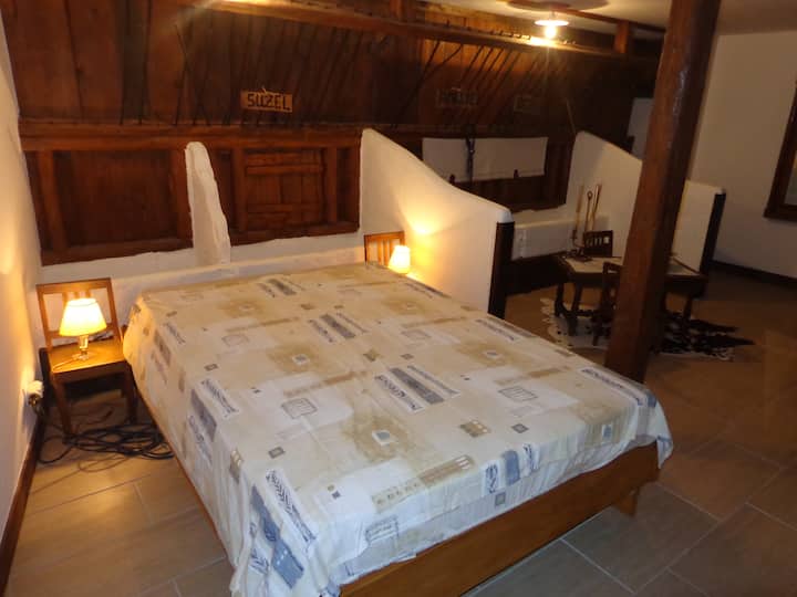 Hlavná spálňa v starej stajni, 28 m²
možné 2 lits suppl.