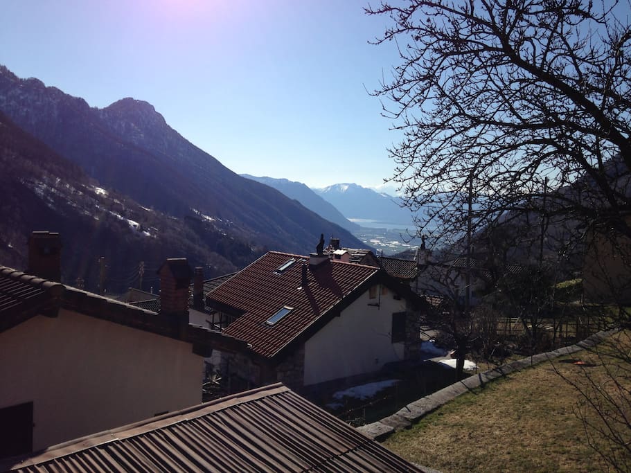 Super Panorama in die Berge und See