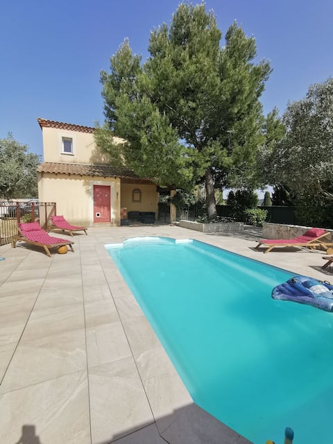 Family house with pool, close to Narbonne