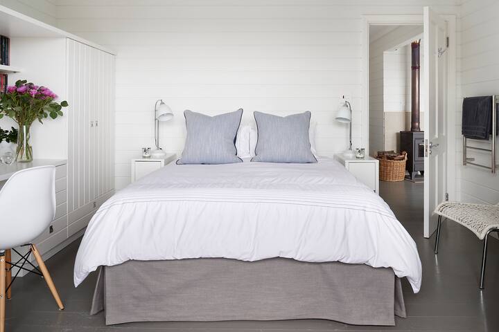 Chapman’s Beachhouse – on the dunes with sea views gallery image 5