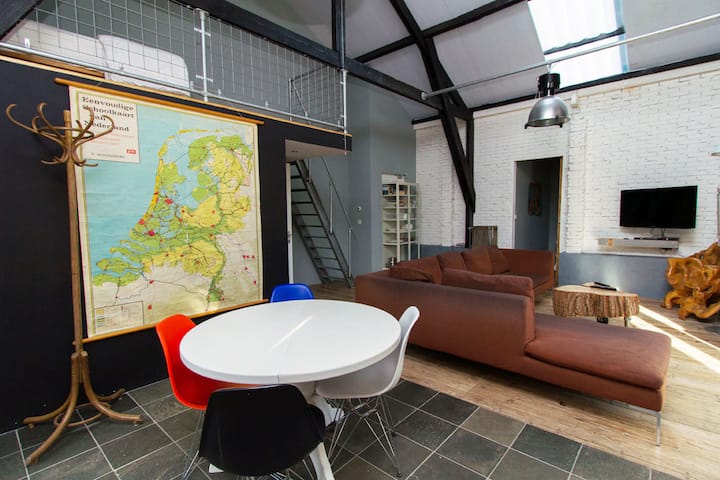 Paardenstal 1 (Complete House, Free Parking, Wifi) - Hilversum