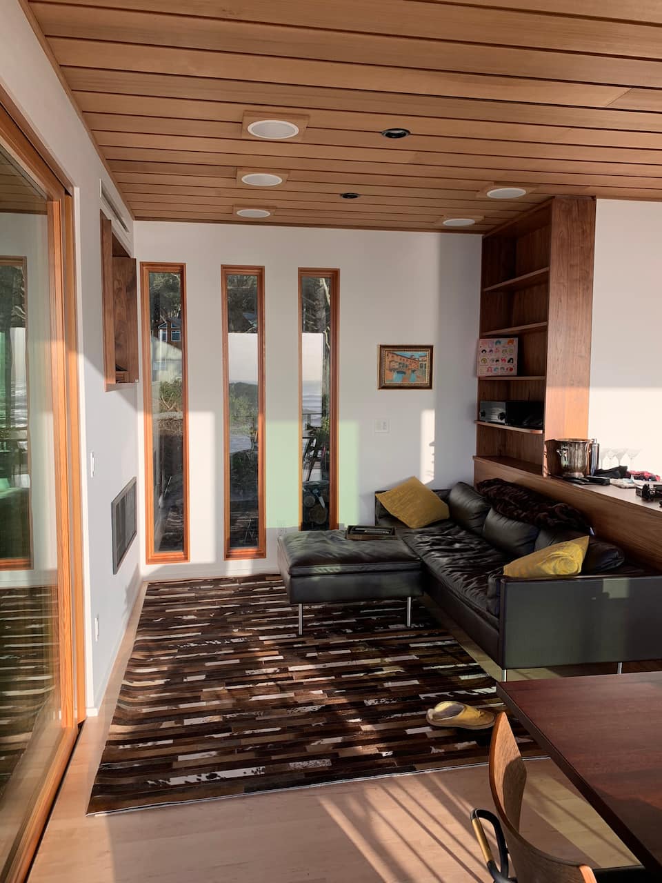 A Kundig-inspired glass house on Falcon Cove, Arch Cape, Oregon, United States, photo 6 of 10