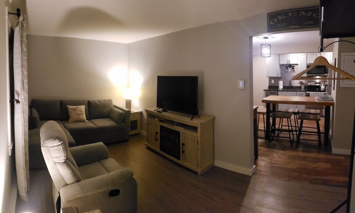 Top performing Airbnb: Main St Escape | Explore Downtown Ludlow in Ludlow