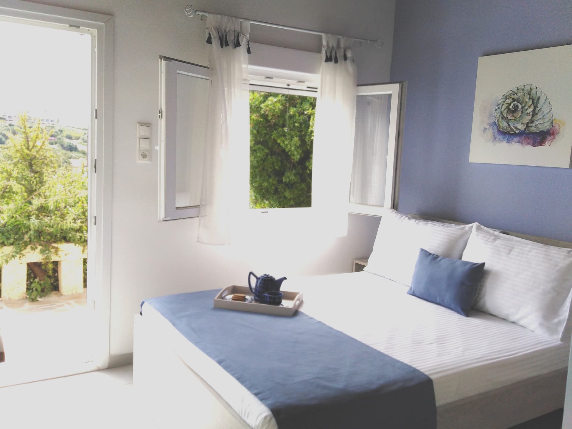 Seaside bungalow with garden & private parking.