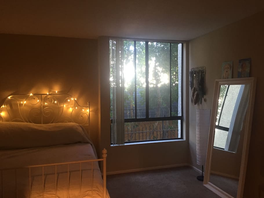 Quiet bedroom, comfy queen size bed with memory foam mattress.
