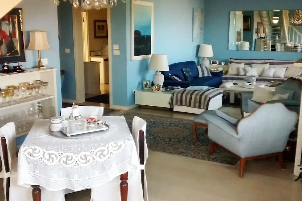 LIVINGROOM