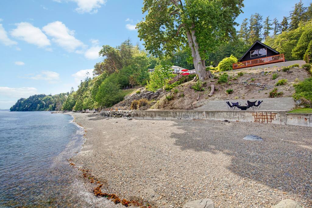 Fox Island MidCentury Beachfront Cabin Cabins for Rent in Fox Island