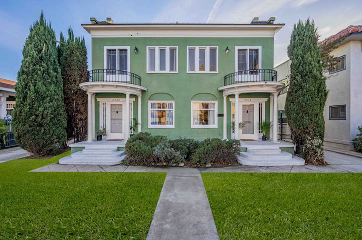 By the Ocean: Charming Colonial