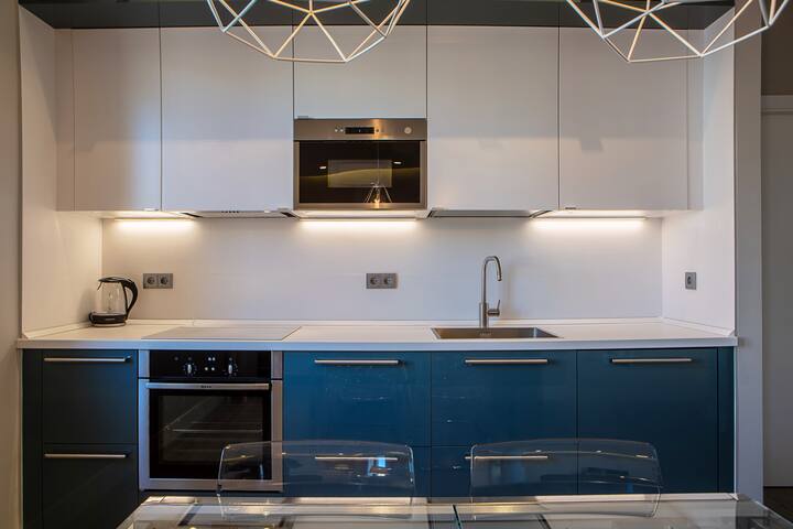 Modern 144m2 Flat – 5beds&4baths – 2mn from subway gallery image 2