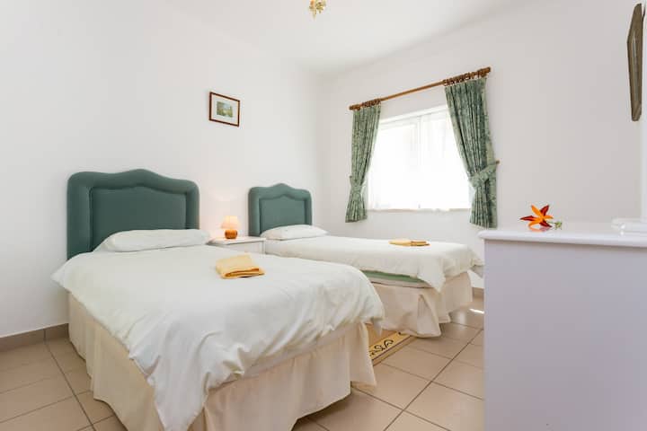 F78A1FA2-431C-455C-9FFD-EF88E3161A96