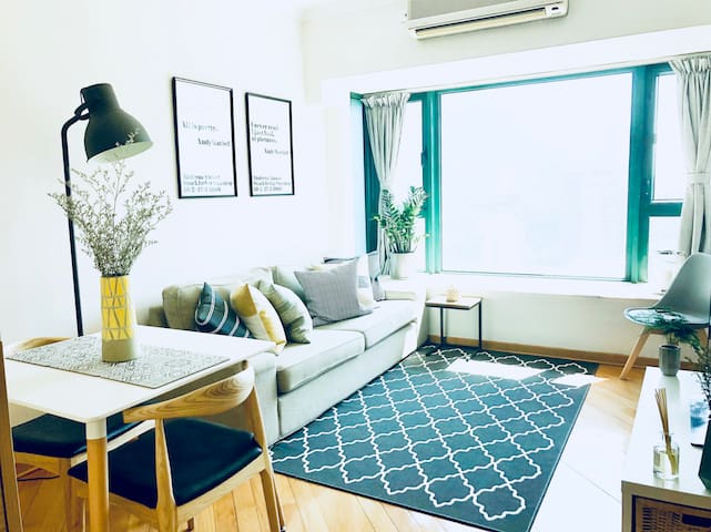 Contemporary apartment in Kennedy Town