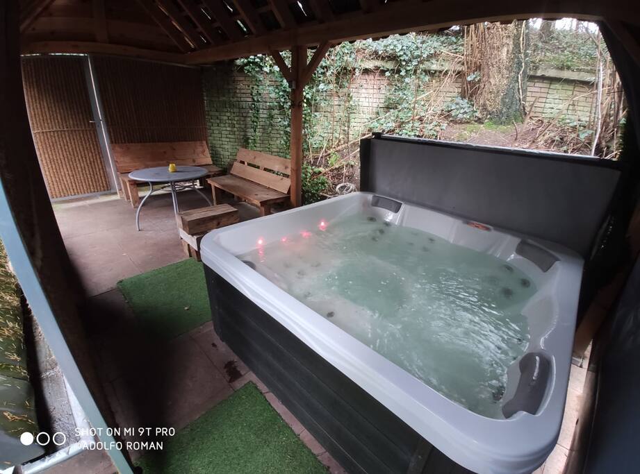 Bungalow met IR-sauna, jacuzzi en houtkachel - Bungalows for Rent in