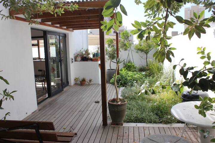 Fresnaye Family Home gallery image 2