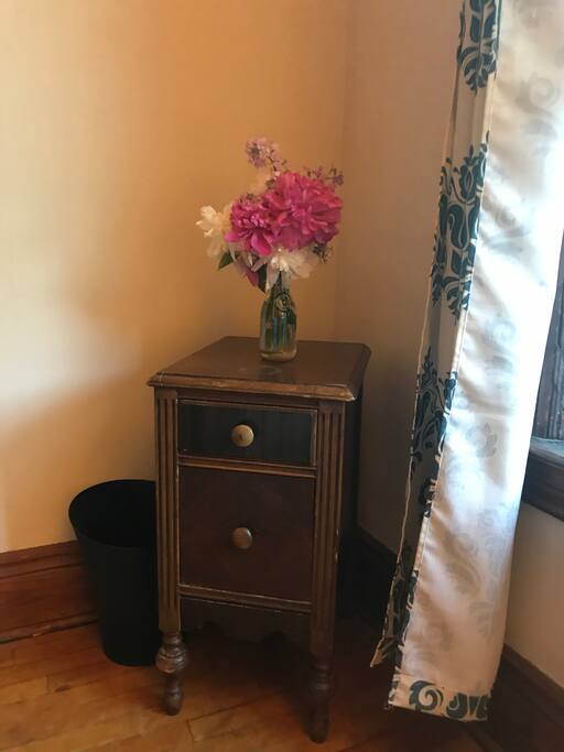 Small End Table with drawers for storage