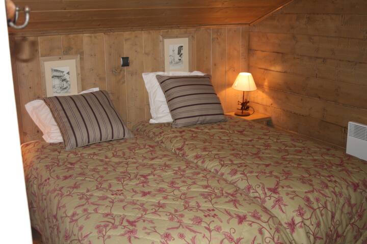 Chumba cha kulala cha ghorofa ya kwanza 3