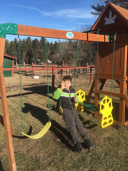 I am renting a RV Campsite not a bungalow Children's Playground, petting zoo, volleyball, horseshoes, nature trails