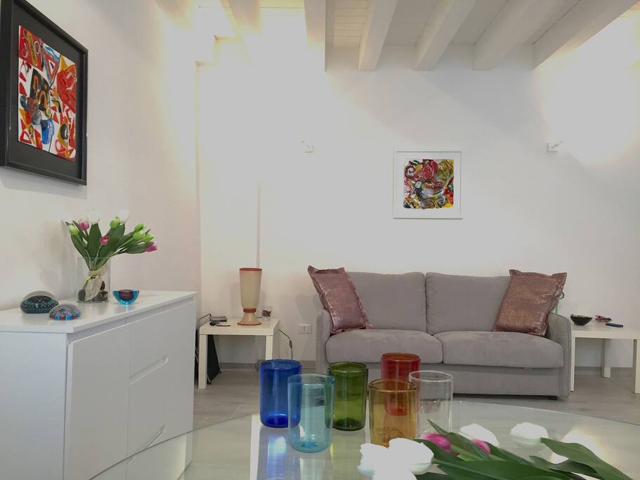 large living room on 2nd floor
