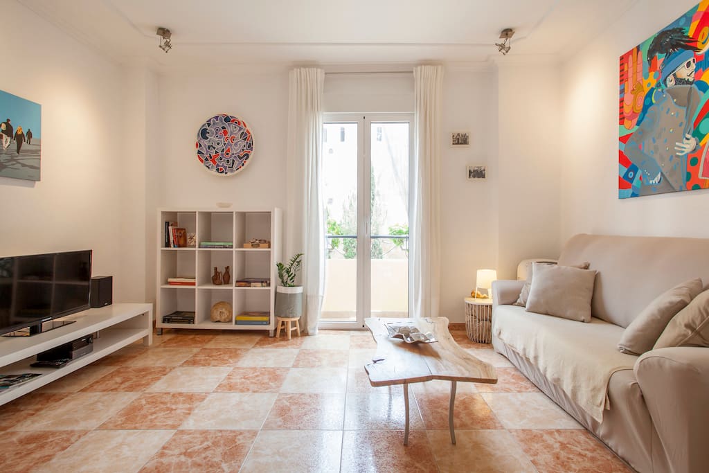 Wohnbereich mit Balkon, living room, salon