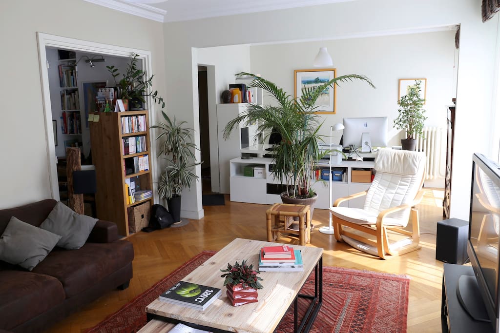 Salon et espace bureau