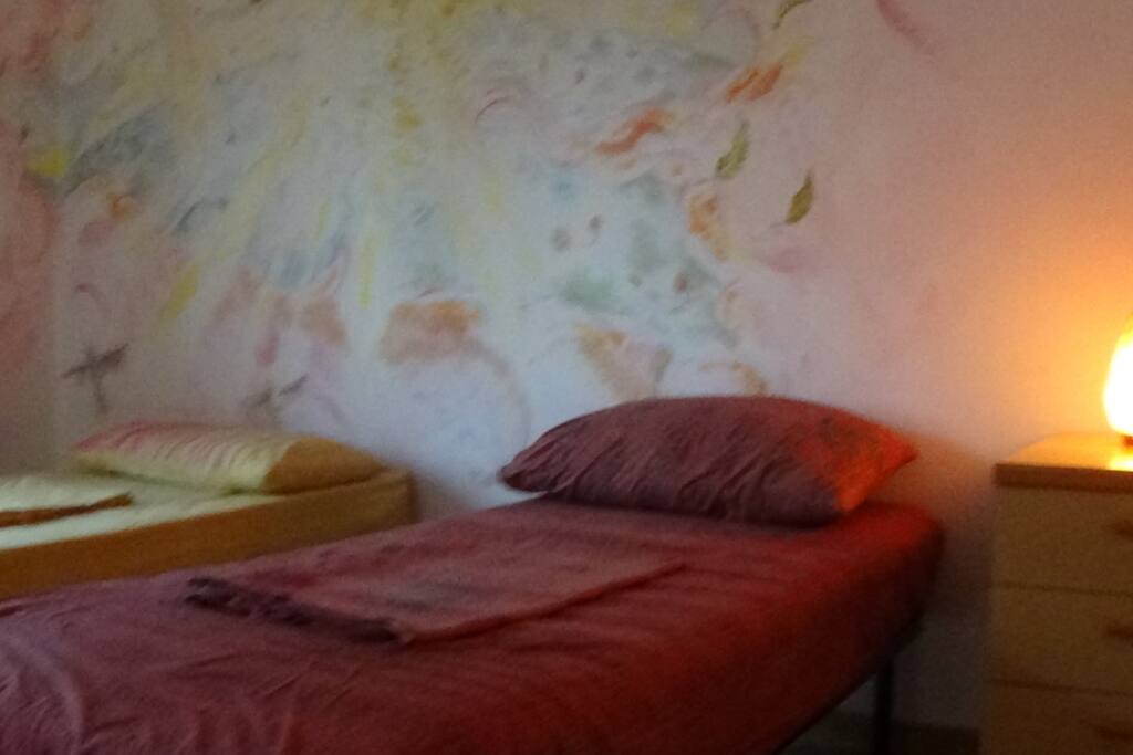 Bedroom 2 single beds