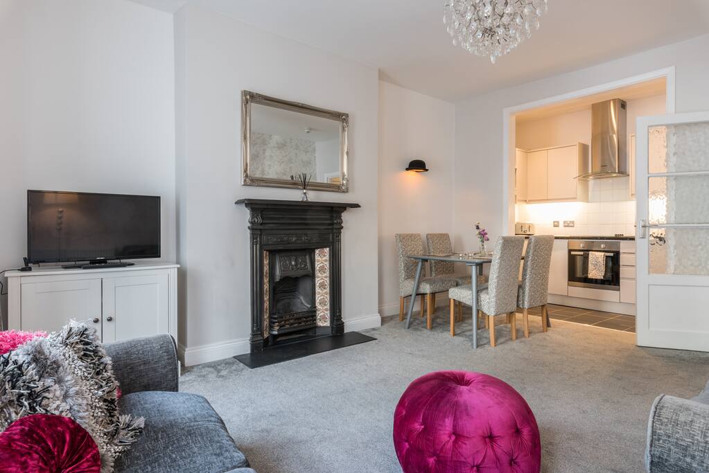 The kitchen leads off from the lounge making it very sociable to cook, eat and relax together. The table can also be used as a comfortable work space.