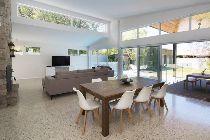 SALT – Luxury Oceanside Oasis gallery image 4