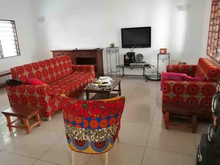 Maison Calme Et Fleurie - Cotonou