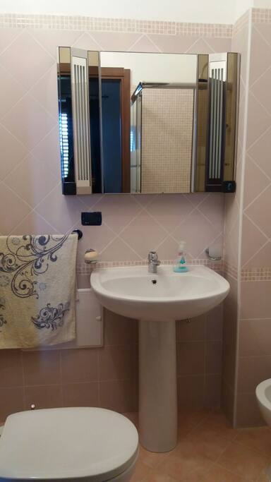 bagno con doccia privato