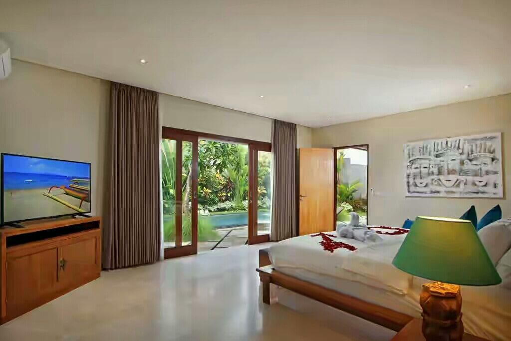 Guests Room with Pool View