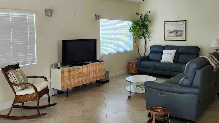 New Cindy Crawford ngozi recliners 