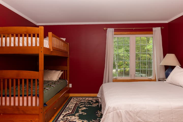 Eerste slaapkamer op de bovenste verdieping.