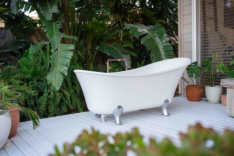 Top performing Airbnb: The Oar By The Bay in Central Coast Council