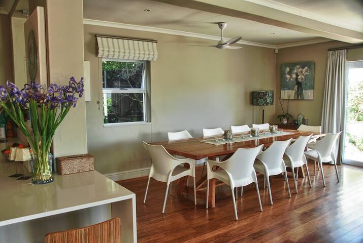 Family-friendly mountain-side home gallery image 2