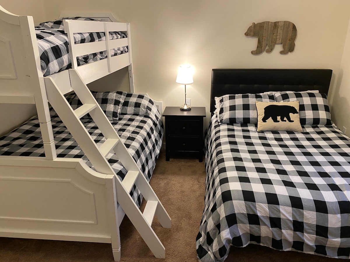 Დათვის ოთახი - პირველი სართული