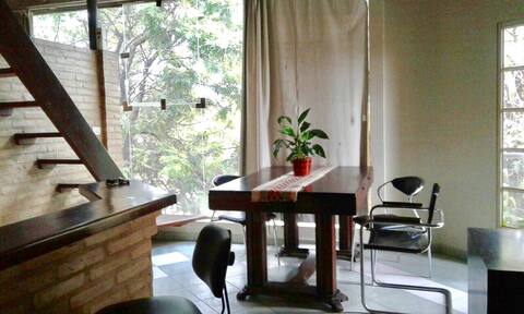Designer loft, great location. Castelli.