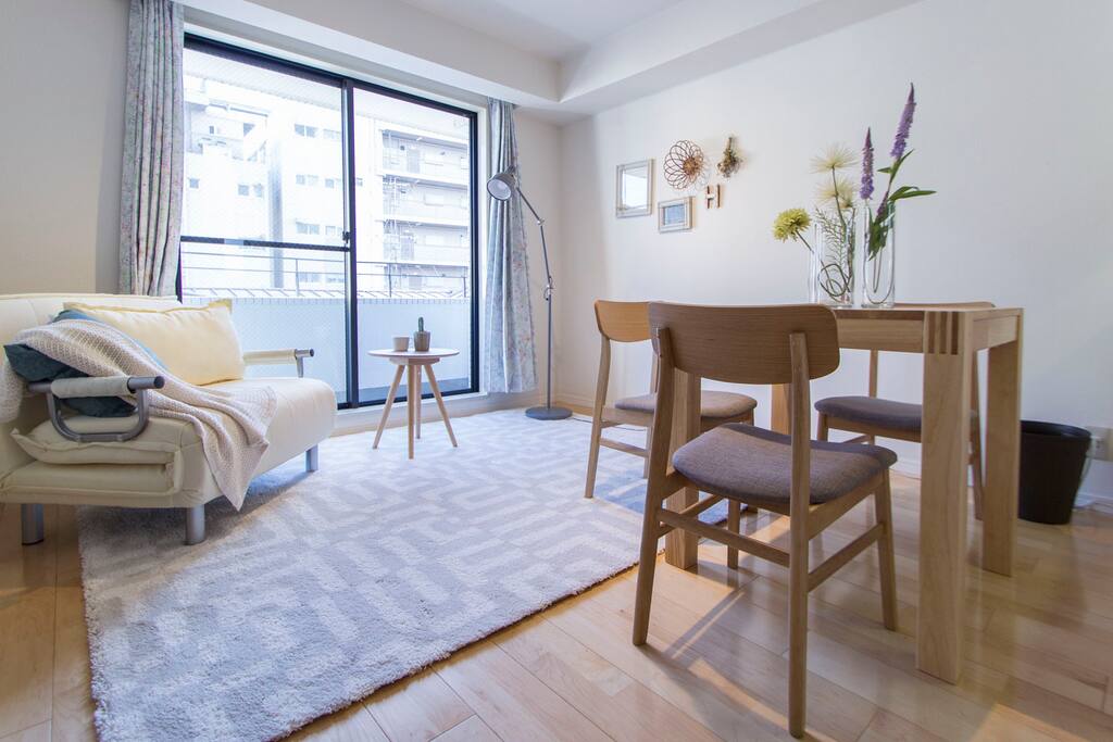 Living room with 1 dining table for 4 guests