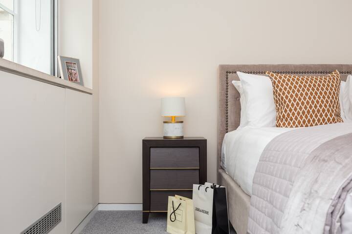 Luxurious, stylish 4bed in Covent Garden gallery image 5