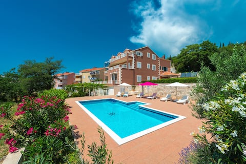 Deluxe suite II with swimming pool  - Apt Svaguša