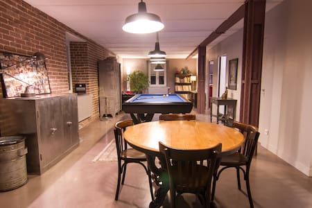 Appartement de style industriel avec parking