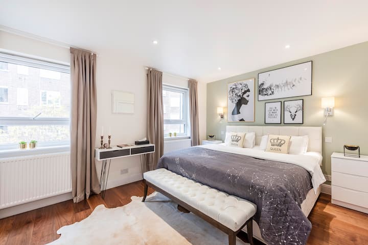West-end Fashion Designer Sensational  Family Home - London, UK