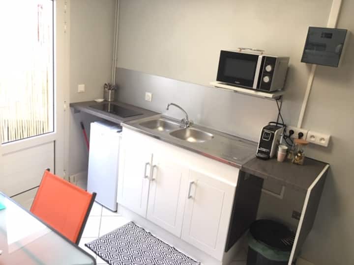 The Colonial "Avocado" (Studio) Apartments for Rent in Nouméa, Province Sud, New Caledonia