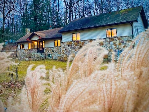 Relaxing Home Near Ohiopyle State Park