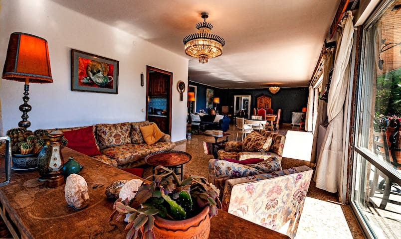 Entre mar y montaña magnifica villa gallery image 5